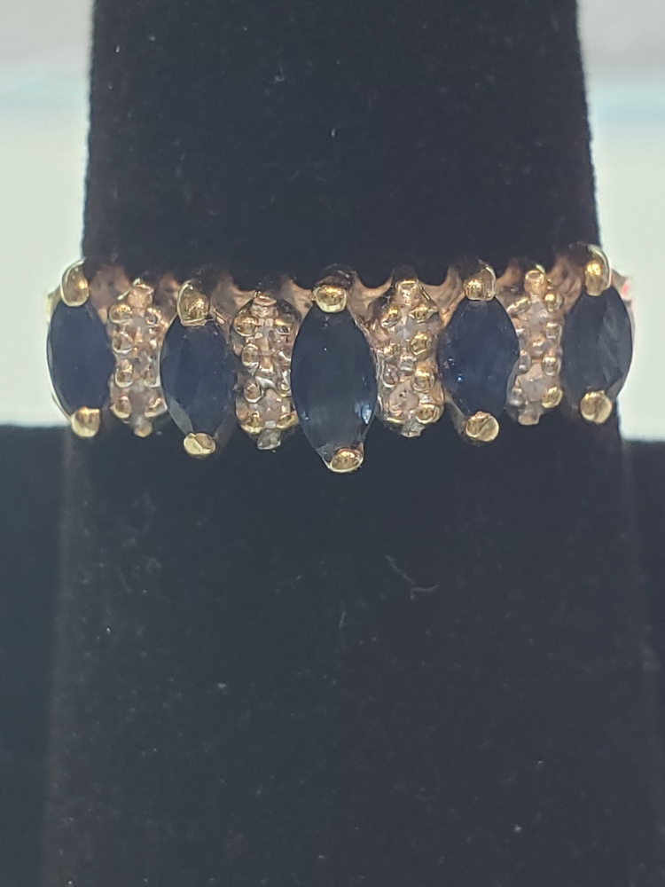 Dark blue Sapphire and Diamond Gold Ring